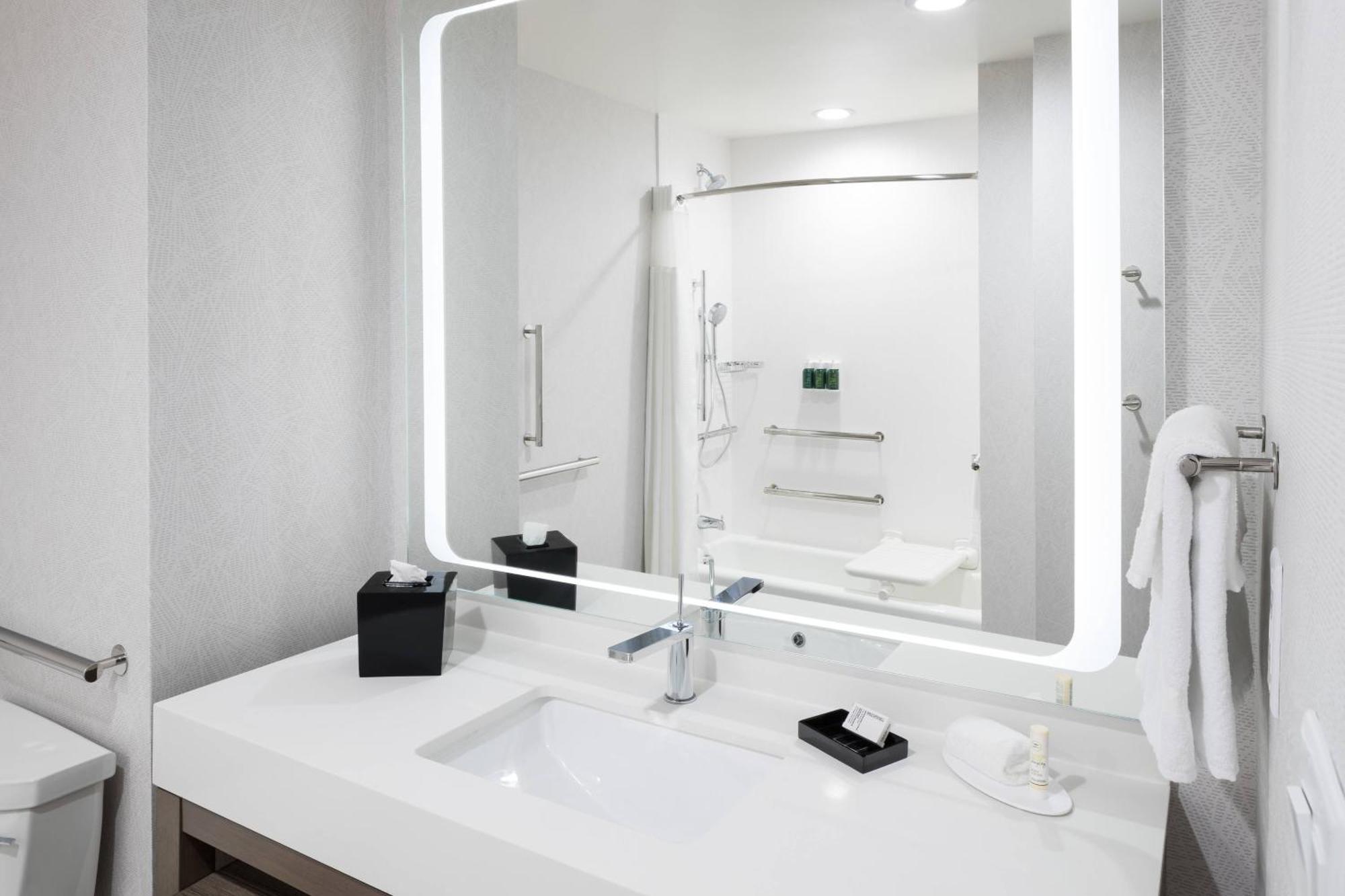 Courtyard By Marriott Heights/i-10 Hotel 3*