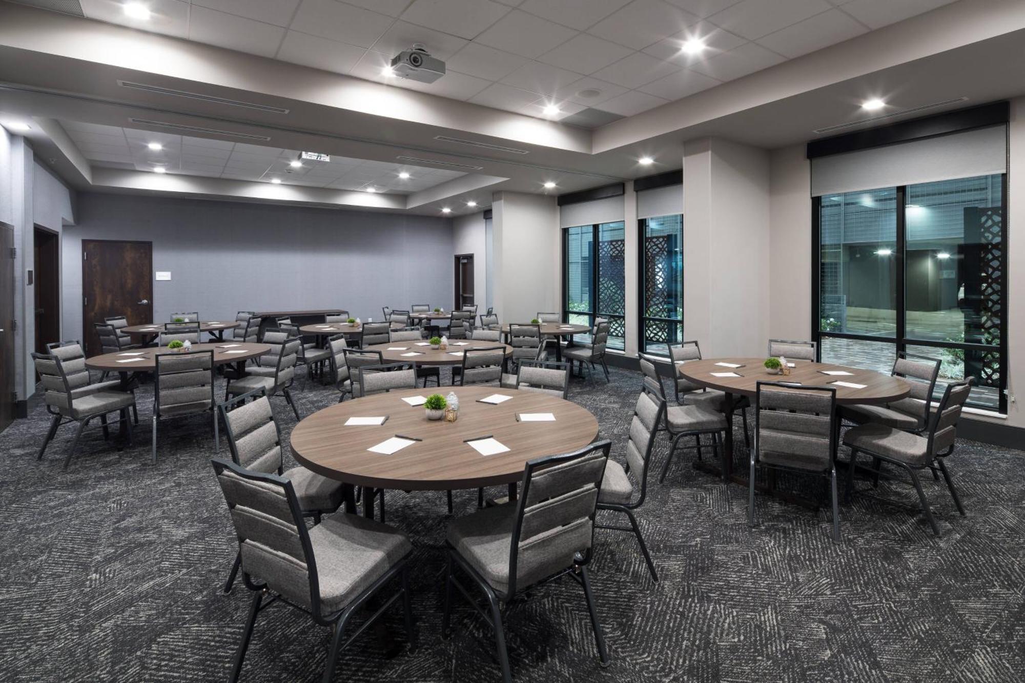 Courtyard By Marriott Heights/i-10 3*