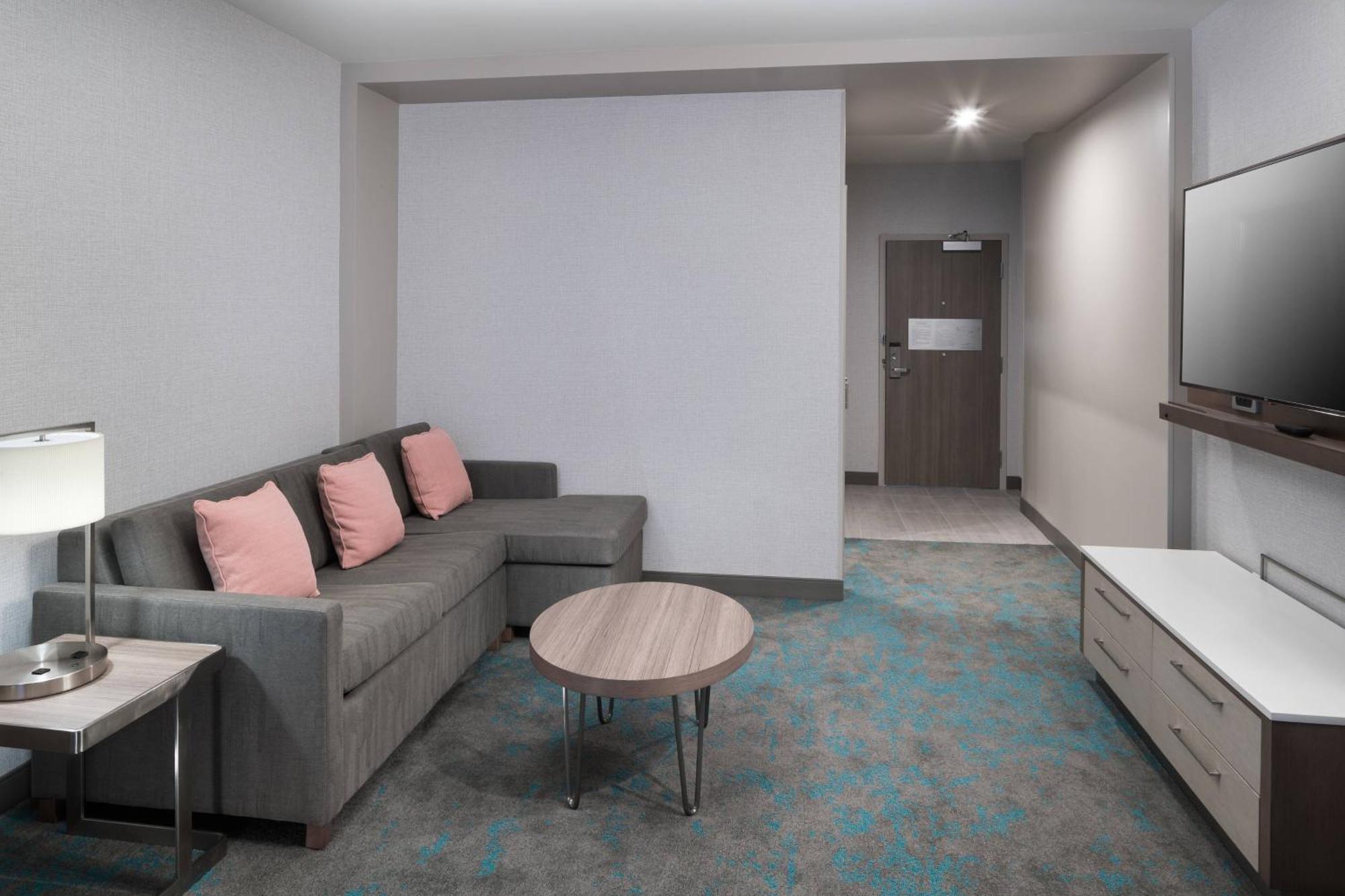 Courtyard By Marriott Heights/i-10